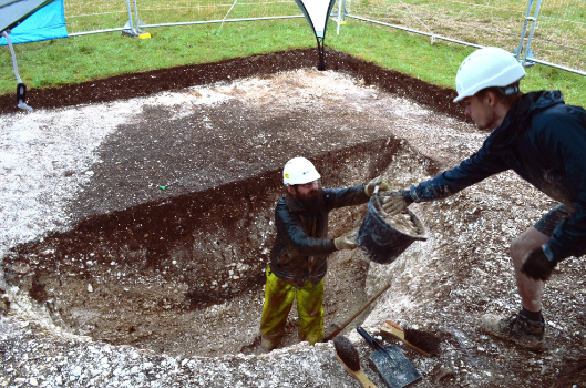 Excavation of a Middle Bronze Age pit 3